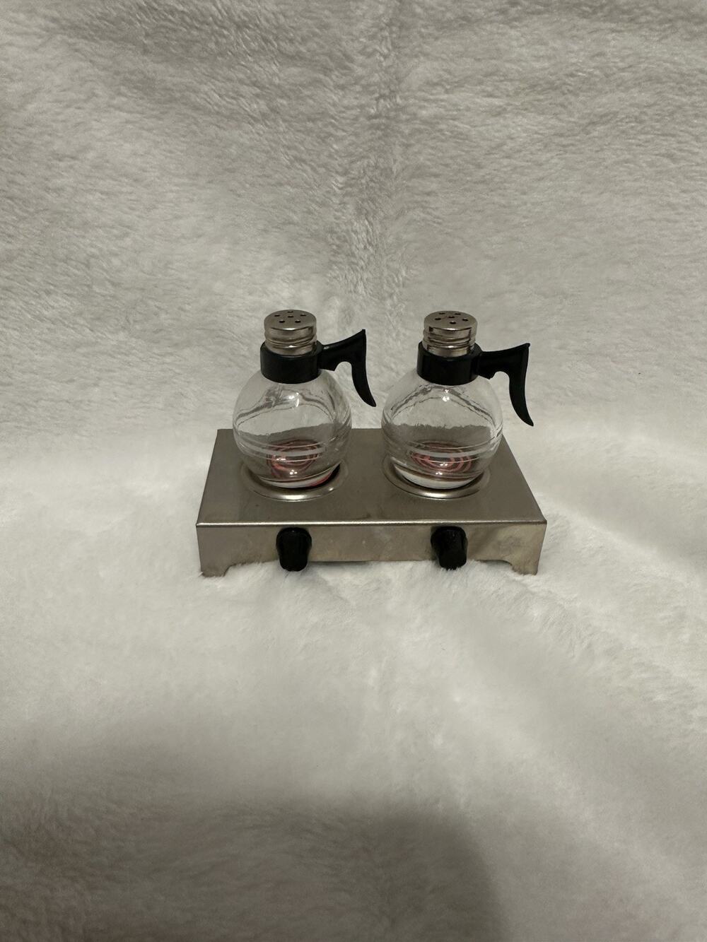 vintage "Coffee Pot Twins" salt and pepper shakers from the 1940s or 1950s